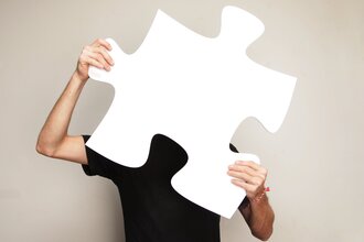 Halten Sie es in Beiden Händen